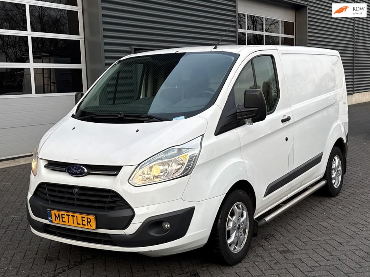 Ford Transit Custom - 270 2.2 TDCI L1H1 Trend 270 2.2 TDCI L1H1 Trend, airco, trekhaak - AutoWereld.nl