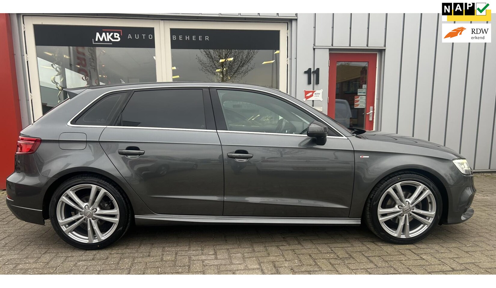 Audi A3 Sportback - 1.5 TFSI Sport S Line Edition AUTOMAAT - AutoWereld.nl