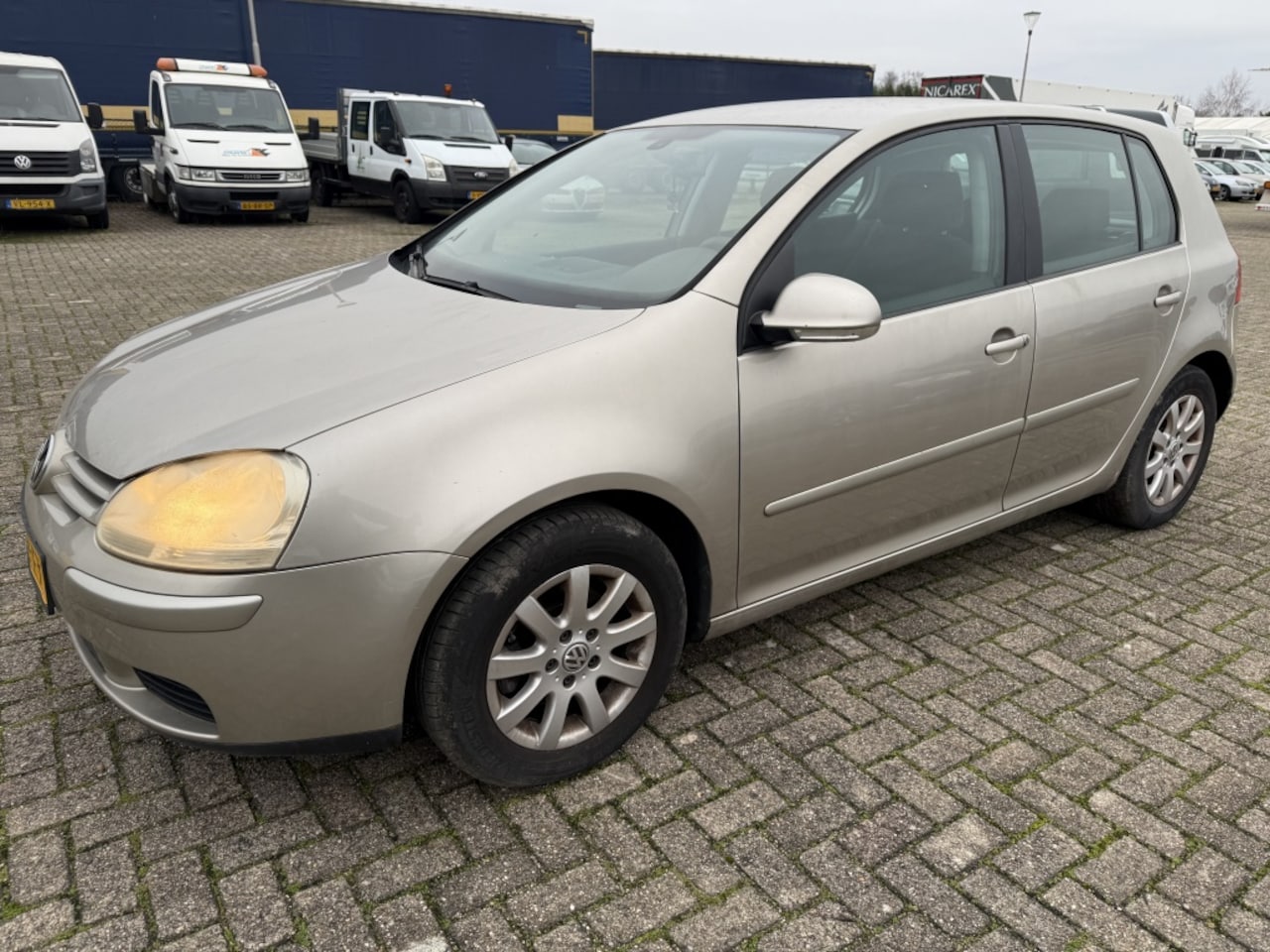 Volkswagen Golf - 1.6 FSI 2004 APK 3-2026 CLIMA 5 deurs - AutoWereld.nl