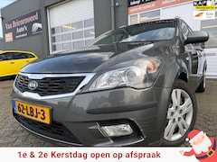 Kia Cee'd Sporty Wagon - 1.6 X-ecutive van 1ste Eigenaar met trekhaak en airco