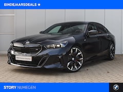 BMW i5 - M60 xDrive / Panoramadak / Bowers & Wilkins / Adaptief M Onderstel Professional / Parking