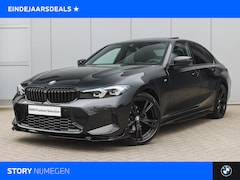 BMW 3-serie - 318i M Sport Automaat / M-Performance / Sportstoelen / Comfort Access / Harman Kardon / M