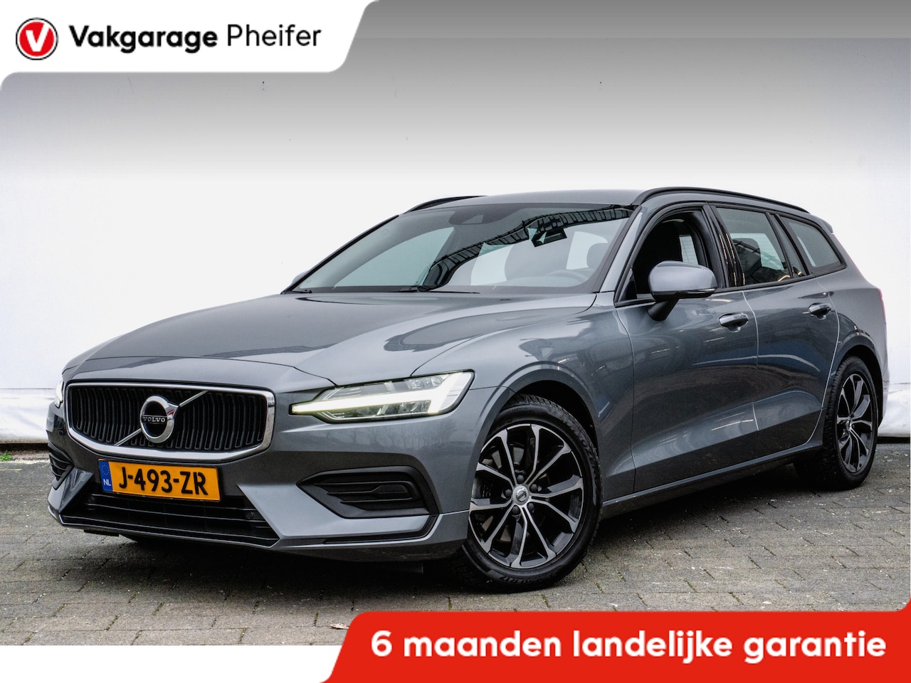 Volvo V60 - 2.0 B3 Momentum Advantage Trekhaak/ Navigatie/ Carplay/ Pdc/ Cruise control/ Dab/ 17" Lmv - AutoWereld.nl