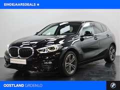 BMW 1-serie - 118i Sport Line Automaat / Sportstoelen / LED / Live Cockpit Professional / Cruise Control