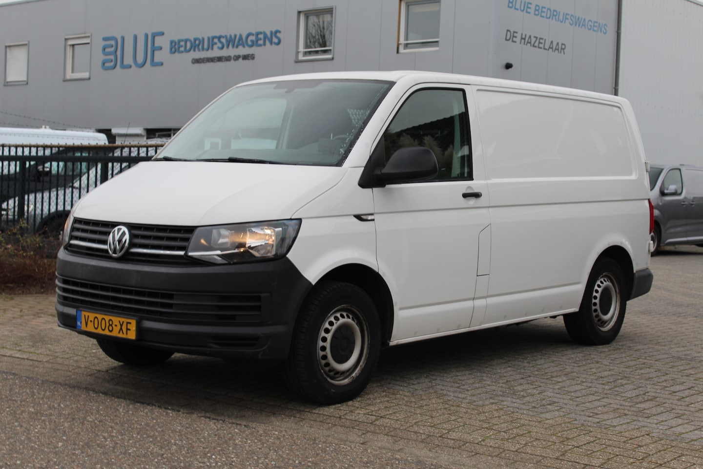 Volkswagen Transporter - T6 2.0 TDI 102PK Euro6 L1 Comfortline ✓ Sortimo werkplaats inrichting ✓ Victron Energy str - AutoWereld.nl