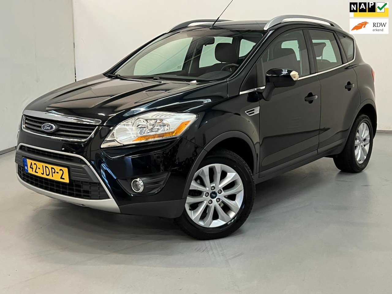 Ford Kuga - 2.0 TDCi Trend FWD / NL-auto / Navi / Clima / Trekhaak - AutoWereld.nl