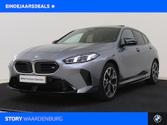 BMW 1-serie - M135 xDrive High Executive Automaat / Trekhaak / Sportstoelen / Adaptieve LED / M Adaptief