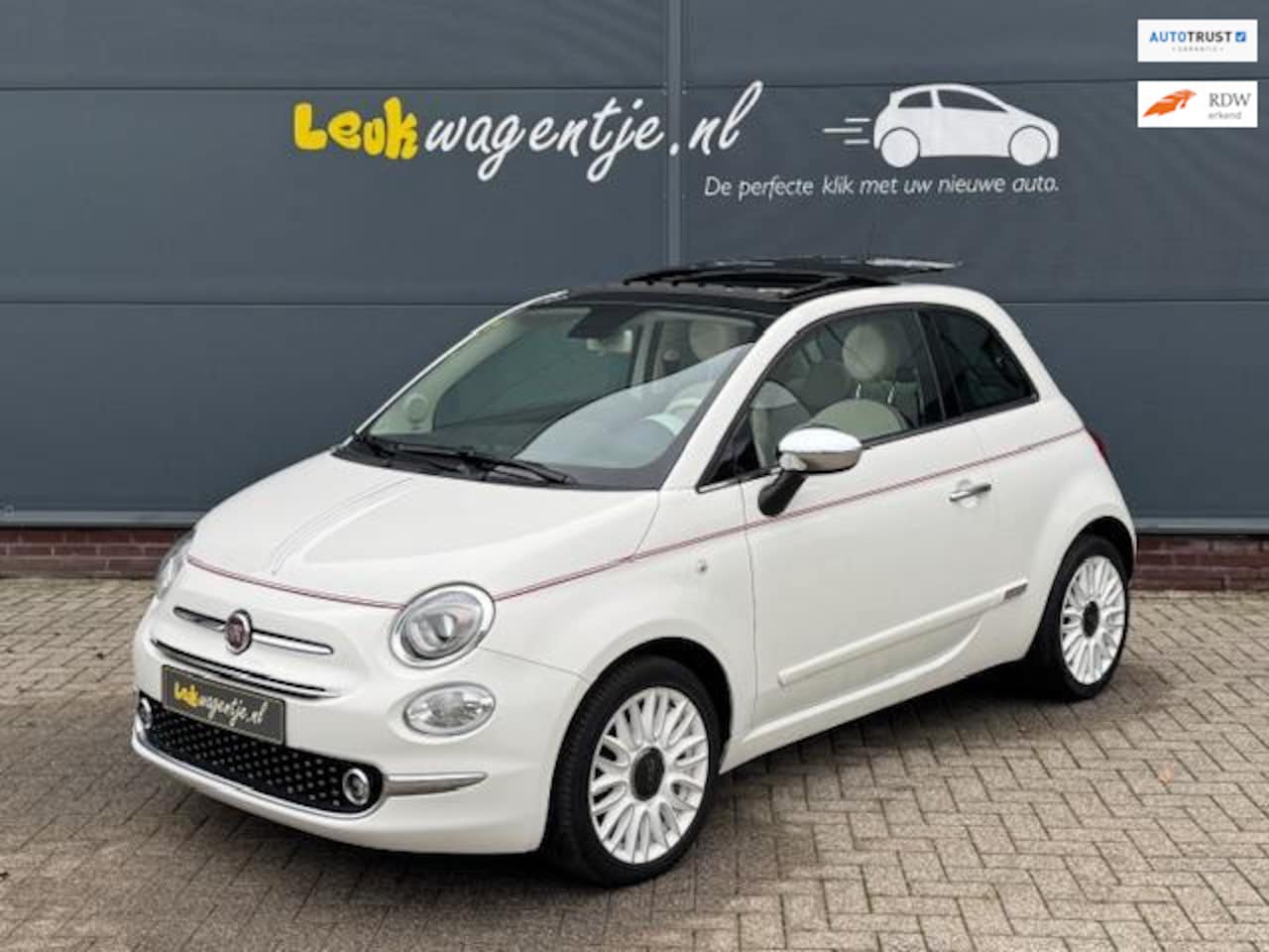 Fiat 500 - 1.2 Dolcevita *schuifdak *leer *carplay *navi *16” - AutoWereld.nl