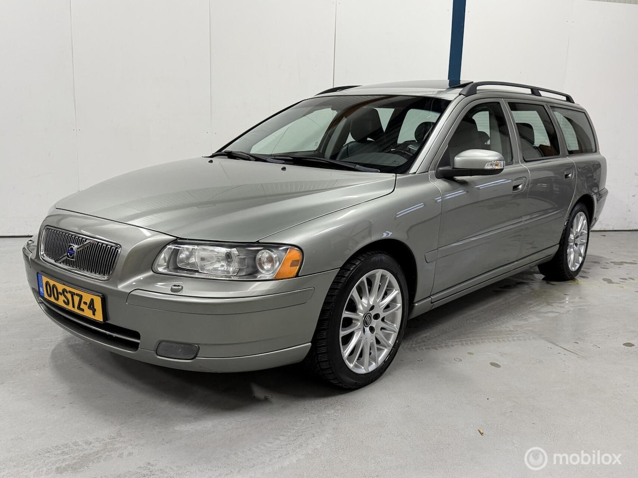 Volvo V70 - 2.4 Edition CLASSIC AUTOMAAT / LPG G3 / SCHUIFDAK - AutoWereld.nl