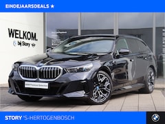 BMW 5-serie Touring - 530e M Sport Automaat / Trekhaak / Achteruitrijcamera / Adaptieve LED / Comfort Access / P