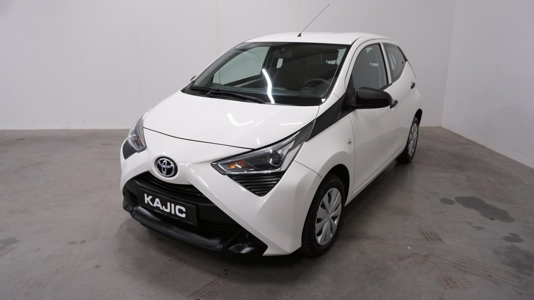 Toyota Aygo - 1.0 VVT-i x-play 1.0 VVT-i x-play - AutoWereld.nl