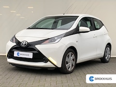 Toyota Aygo - 1.0 VVT-i x-play Airco | Camera | Navi | Leuke Auto |