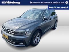 Volkswagen Tiguan - 2.0 TSI 4Motion 220pk Highline Business R / R-line Exterieur / Digitaal dashboard / Panora