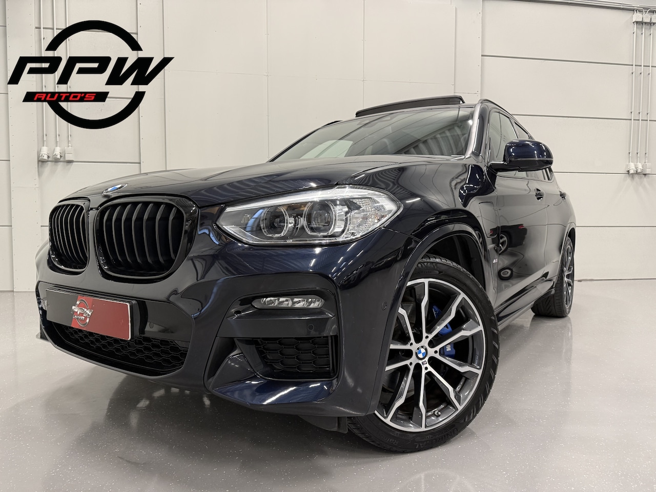 BMW X3 - xDrive30e M-Sport PANO/20"/SFEER/CARPLAY/CAMERA/LIVE-COCKPIT/EL.A.KLEP/SHADOW-LINE/DONKERE - AutoWereld.nl