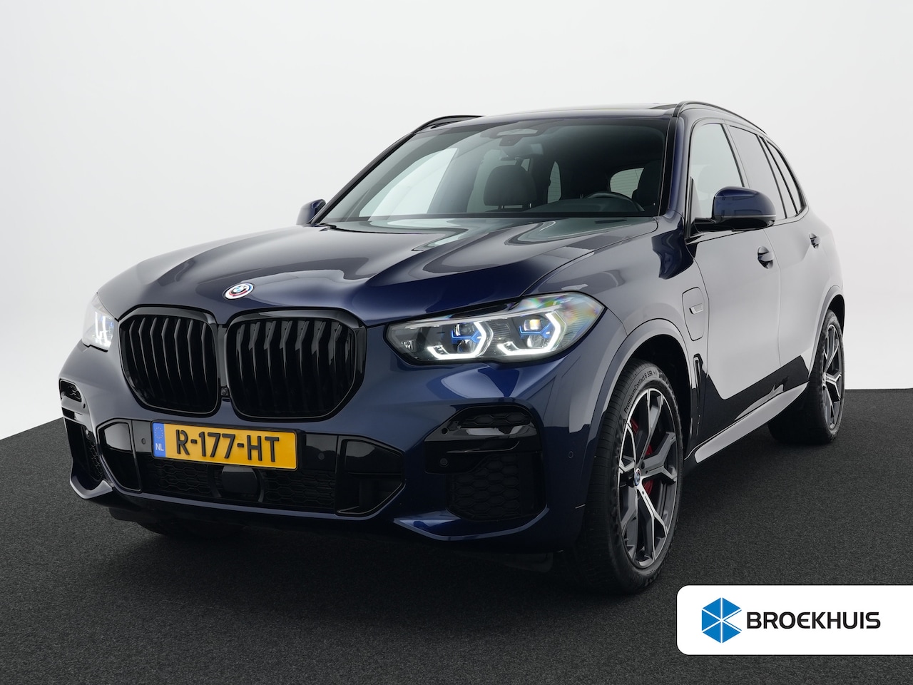 BMW X5 - xDrive45e High Executive | Luchtvering | M-Sport | 360° Camera | Harman Kardon | 21" | Led - AutoWereld.nl