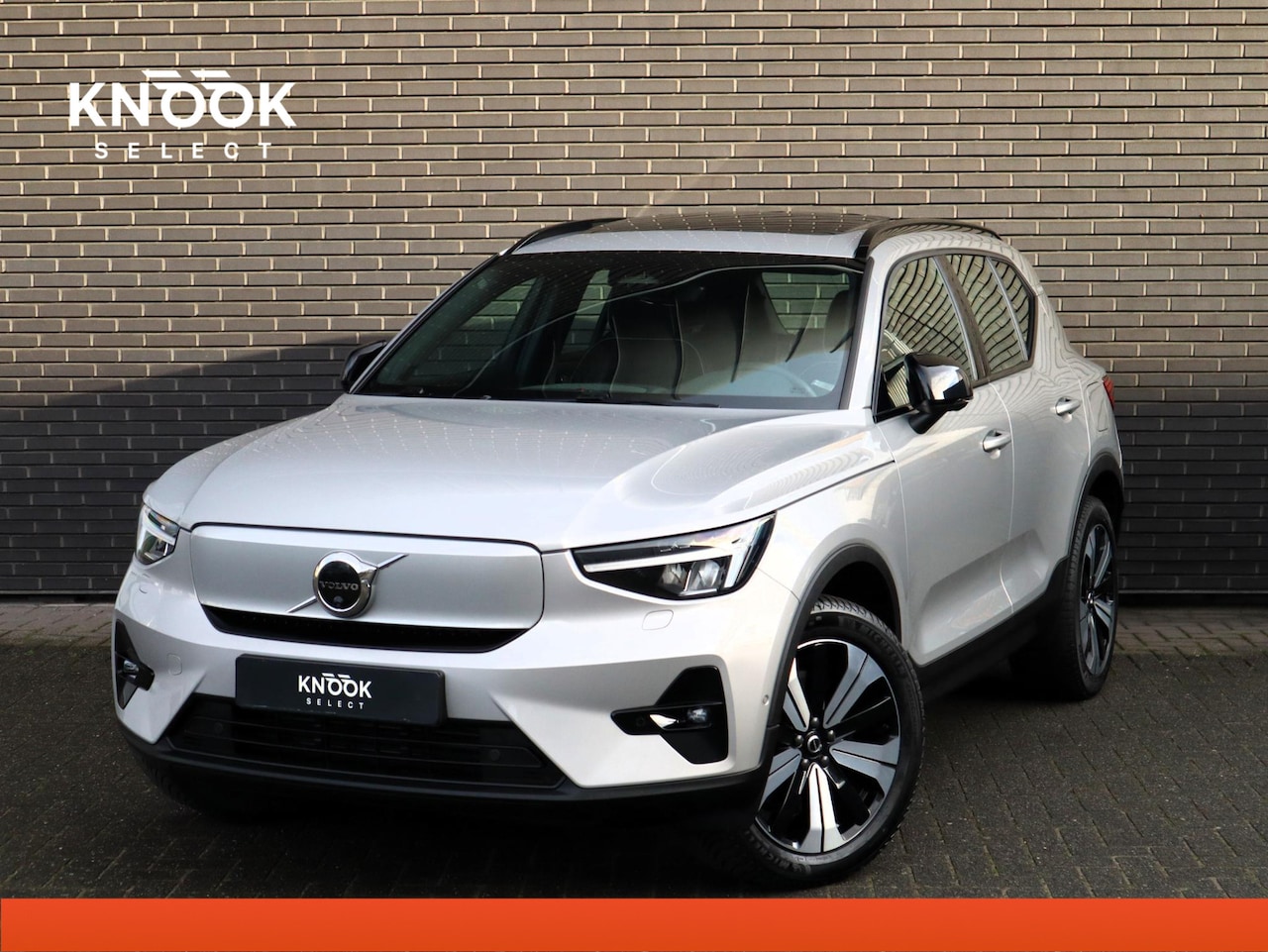 Volvo XC40 - Recharge Twin Ultimate 78 kWh / Panoramadak / Stoelverwarming / Parkeersensoren voor+achte - AutoWereld.nl
