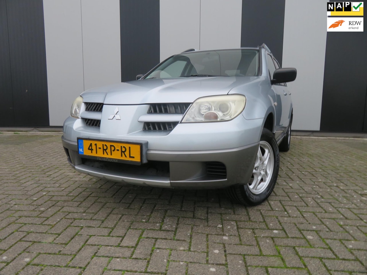 Mitsubishi Outlander - 2.0 Invite plus 2.0 Invite plus - AutoWereld.nl