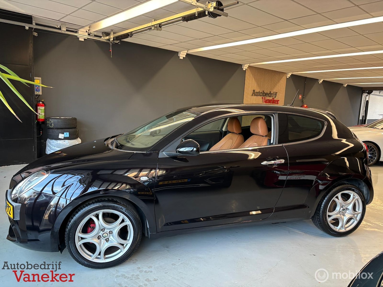 Alfa Romeo MiTo - 0.9 TwinAir Esclusivo|NERO|Leer|DNA|17''|NL Auto| - AutoWereld.nl