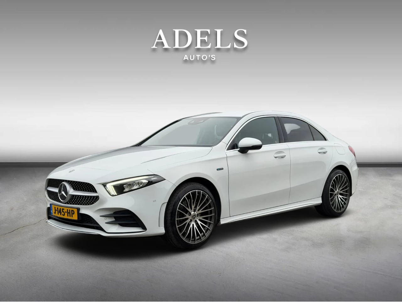 Mercedes-Benz A-klasse - 250e AMG Line Limited Sfeerverlichting NL Auto Dealer Onderhouden Trekhaak - AutoWereld.nl