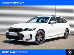BMW 3-serie Touring - 320i M Sport Automaat / Panoramadak / Sportstoelen / Adaptieve LED / Live Cockpit Plus / M