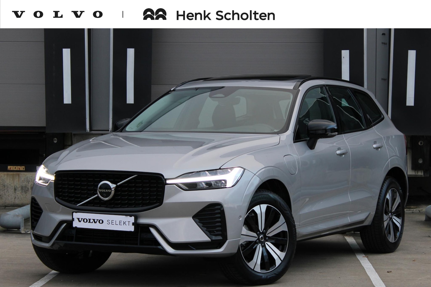 Volvo XC60 - T6 Plug-in hybrid AWD Plus Dark | Verwarmde Voorstoelen, Stuurwiel en Achterbank | Panoram - AutoWereld.nl