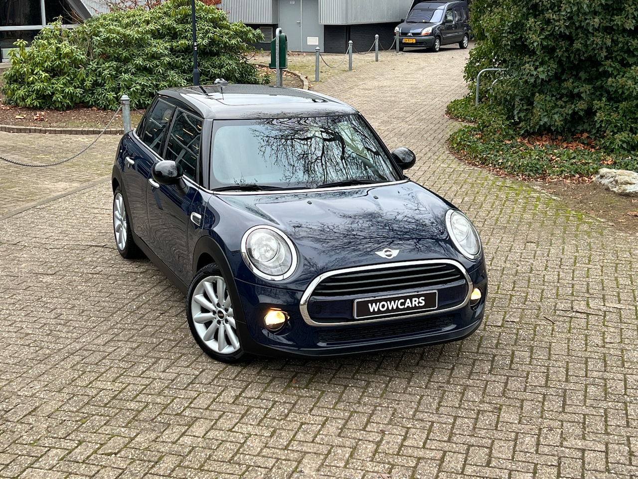 MINI Mini - 1.5 Cooper Pepper Business 136pk - 5DRS - Panoramadak - Climate Control - Navigatie - Cruise Control - - AutoWereld.nl