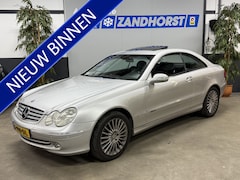 Mercedes-Benz CLK-klasse Coupé - 240 Elegance // Autom. // Schuifdak // Leer // Carplay