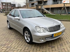 Mercedes-Benz C-klasse - 180 K. Elegance, Trekhaak, Pdc, Cruise, Stoelverw, Elektr ramen, Lmv, Radio CD, Goed oh