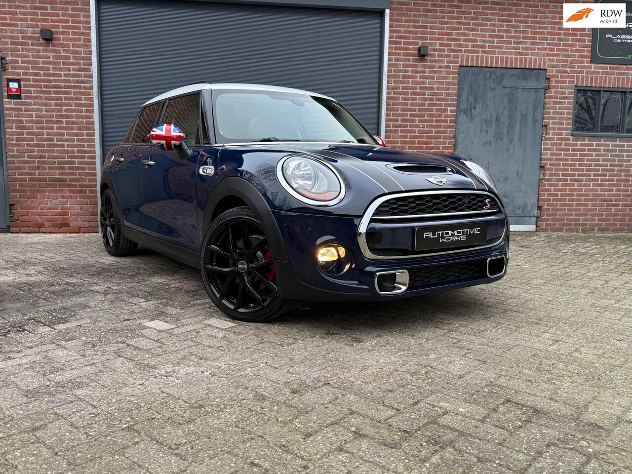 MINI Cooper S - 2.0 Automaat | 2016 | 46.500 km | Panoramadak | Harman Kardon | Wit leder | Union Works ui - AutoWereld.nl