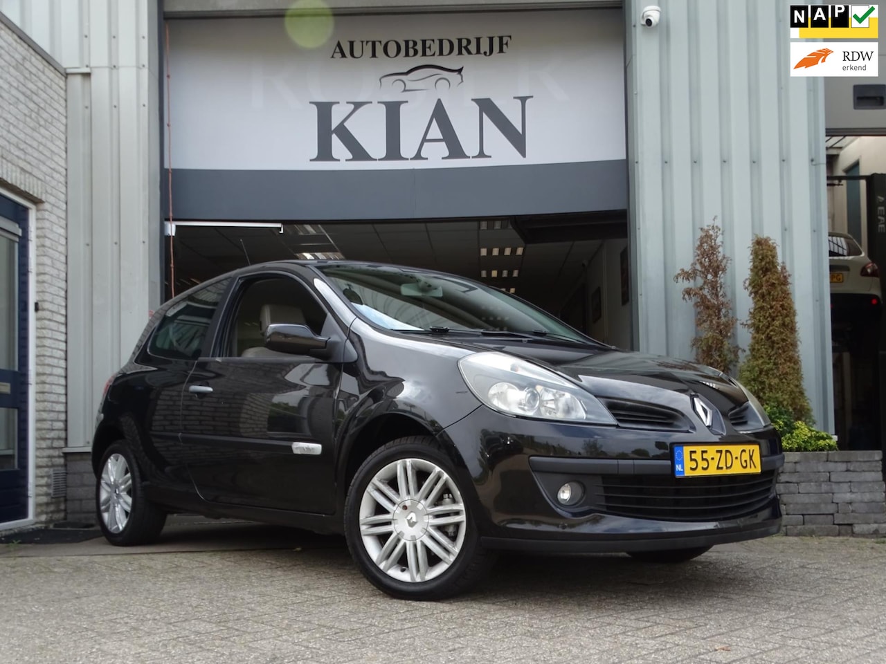 Renault Clio - 2.0-16V Initiale 2.0-16V Initiale - AutoWereld.nl