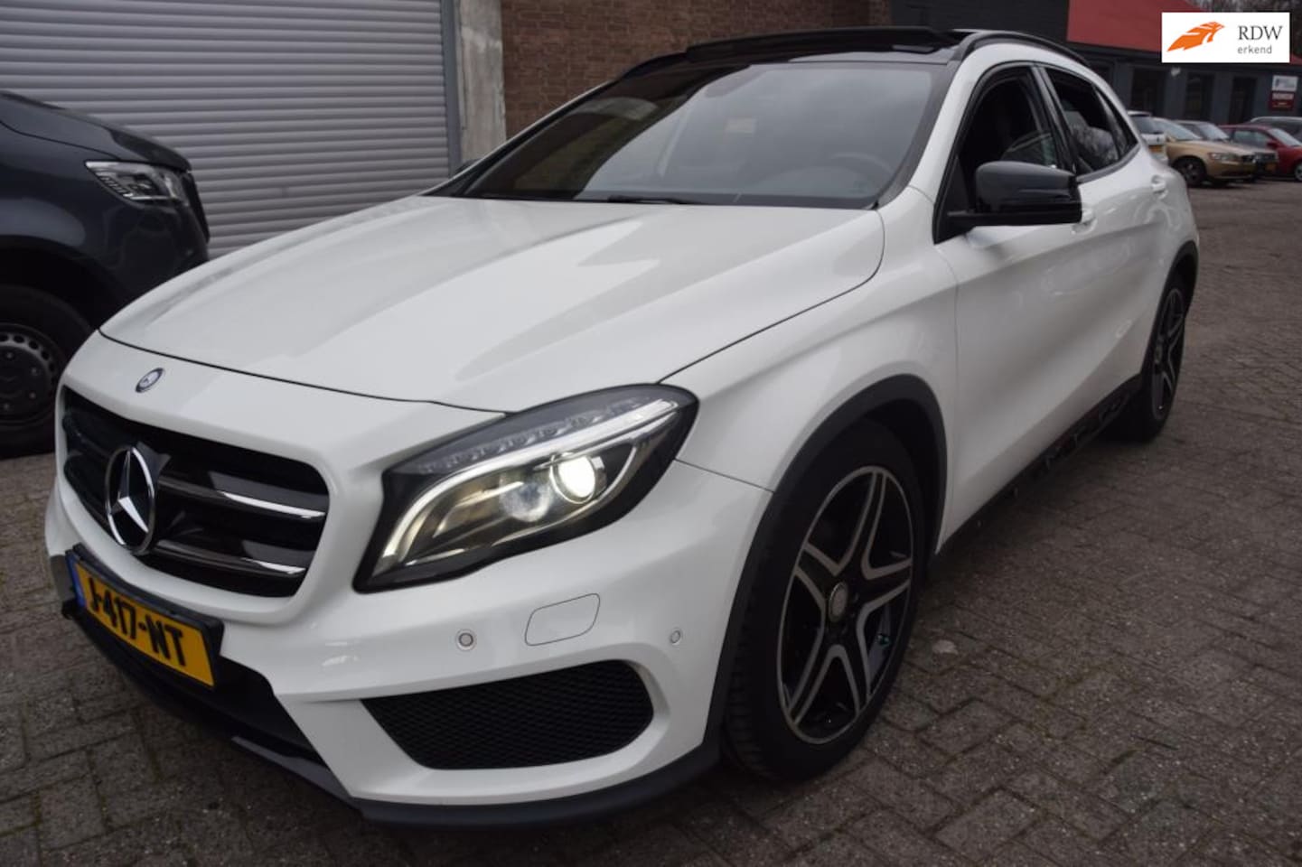 Mercedes-Benz GLA-Klasse - 200 Premium Plus 200 Premium Plus, panodak - AutoWereld.nl
