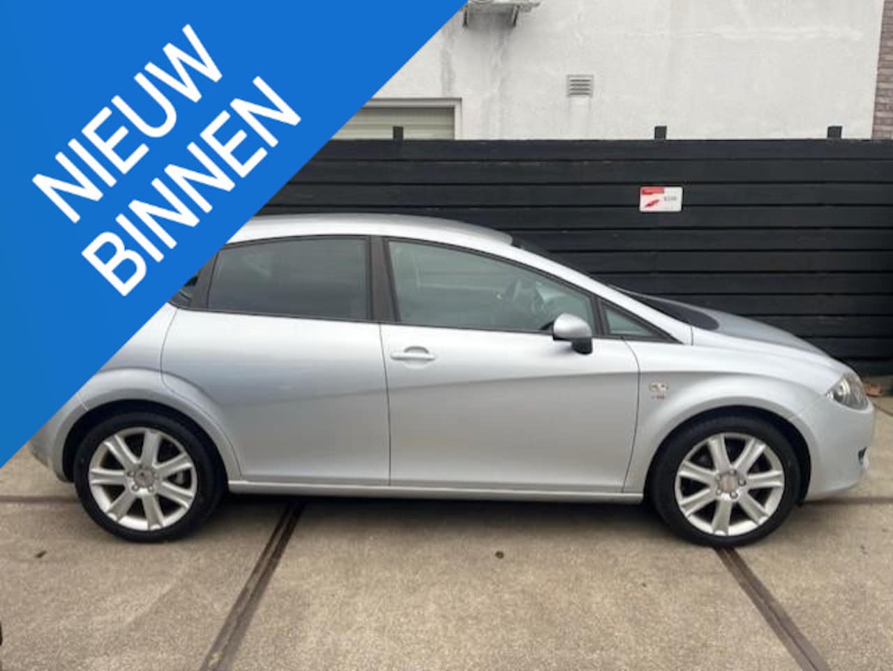 SEAT Leon - 1.8TFSI-BUSSINES/AIRCO/NIEUWE APK/NETTE AUTO! - AutoWereld.nl