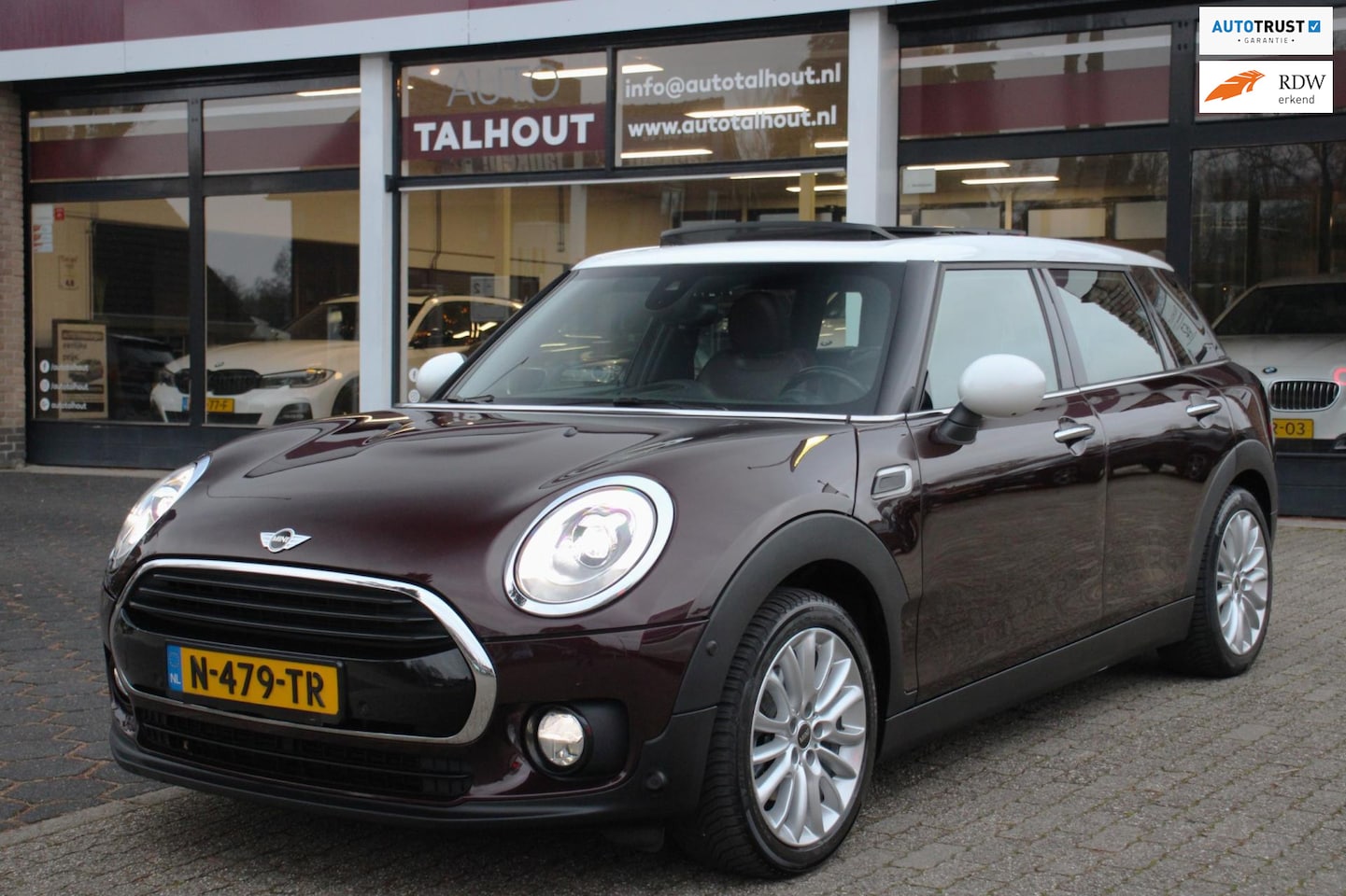 MINI Clubman - Mini 1.5 Cooper Chili | PANORAMADAK | LEER | XENON | NAVIGATIE | TREKHAAK | BORDEAUX ROOD - AutoWereld.nl