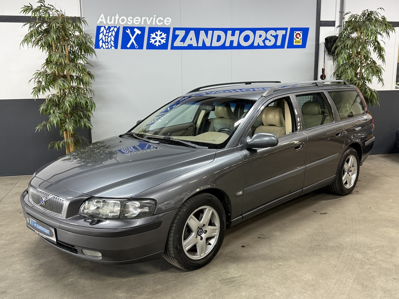 Volvo V70 - 2.4 Edition II // APK tot 13-06-2026!!! - AutoWereld.nl