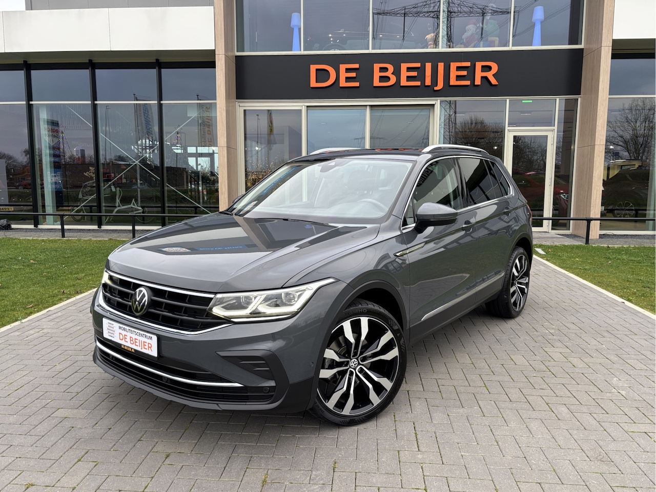 Volkswagen Tiguan - 1.5 TSI DSG 150pk Full Led I Camera I Pano dak - AutoWereld.nl