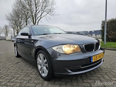 BMW 1-serie - 120i Automaat Airco Cruise Stoelverwarm