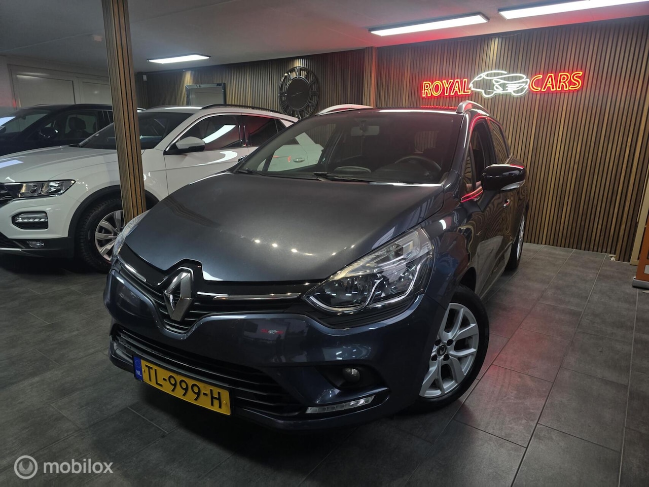 Renault Clio Estate - 0.9 TCe Limited/ NAP / A.Camera / Cruise - AutoWereld.nl