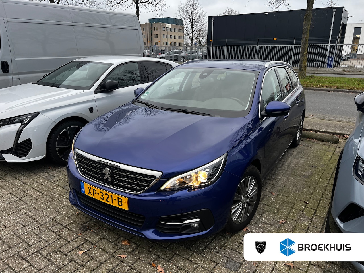Peugeot 308 SW - 1.2 PureTech Allure | Navi | Trekhaak | Lederen bekleding | Cruise control | PDC V+A | LMV - AutoWereld.nl