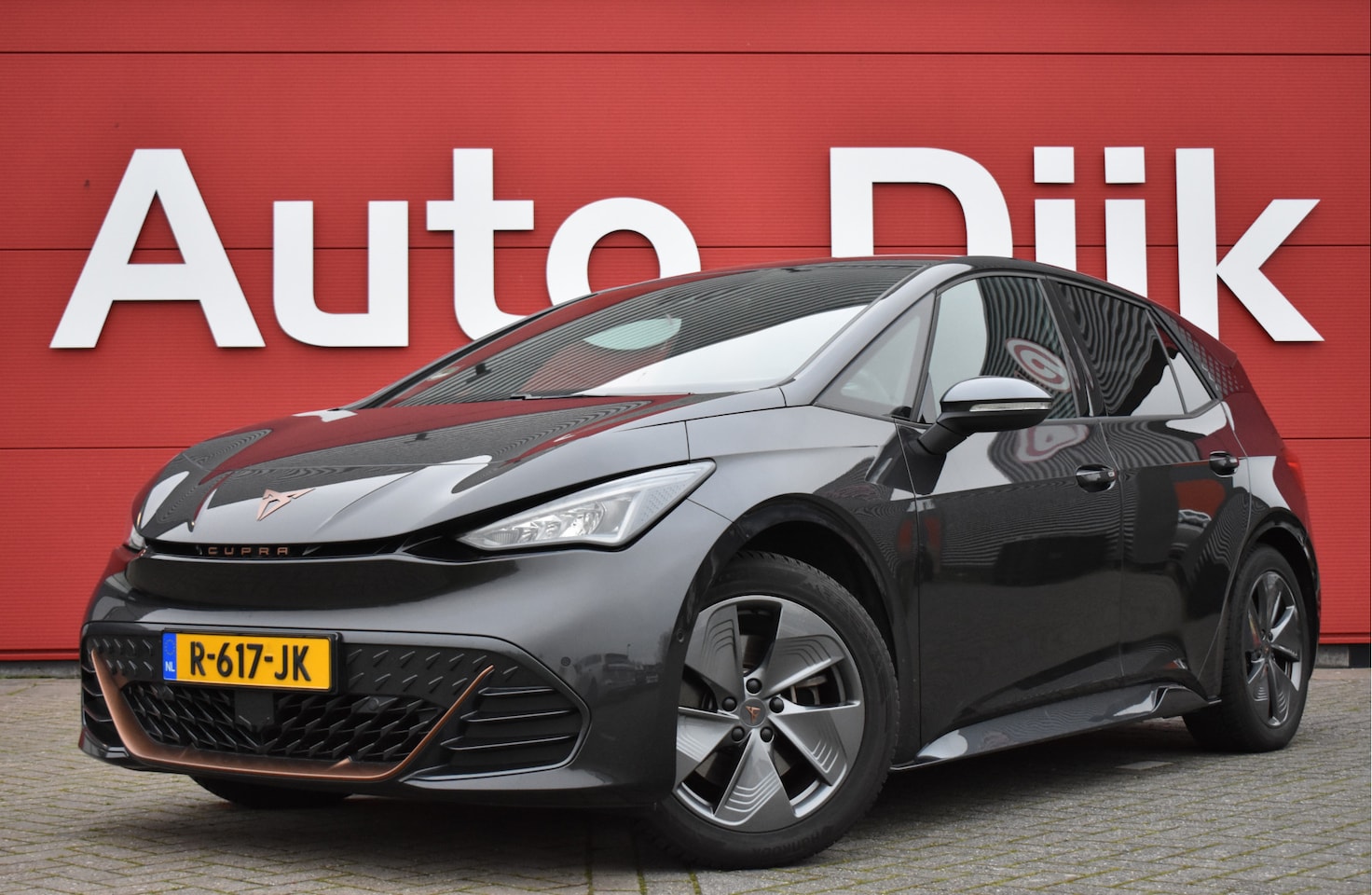 CUPRA Born - Business Plus 62 kWh LED | Camera | Carplay | Keyless | Adapt. Cruise | DAB | Navi | Clima - AutoWereld.nl