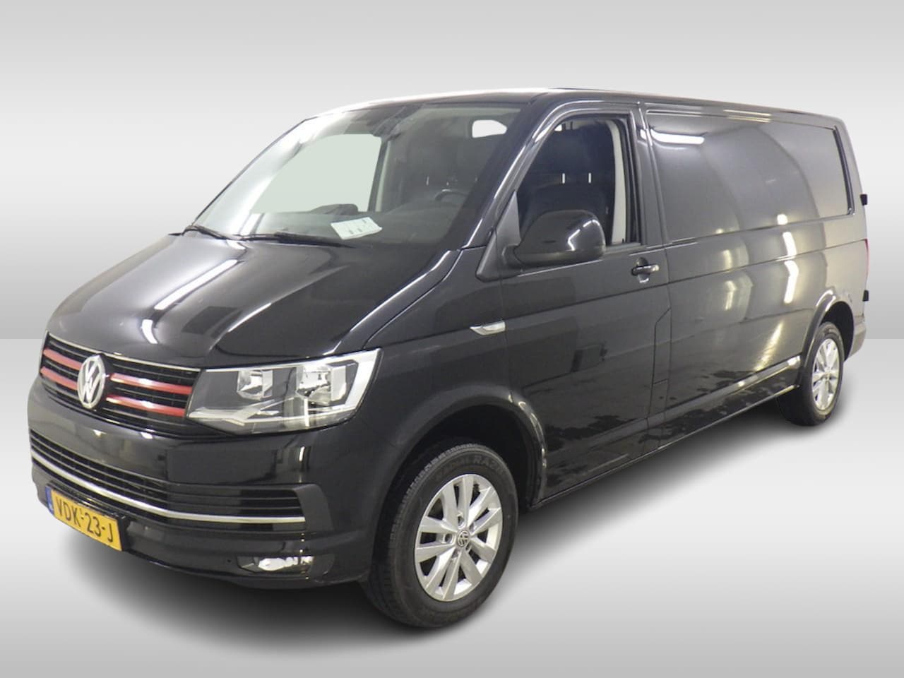 Volkswagen Transporter - 2.0 TDI L2 H1 150pk Airco Navigatie - AutoWereld.nl