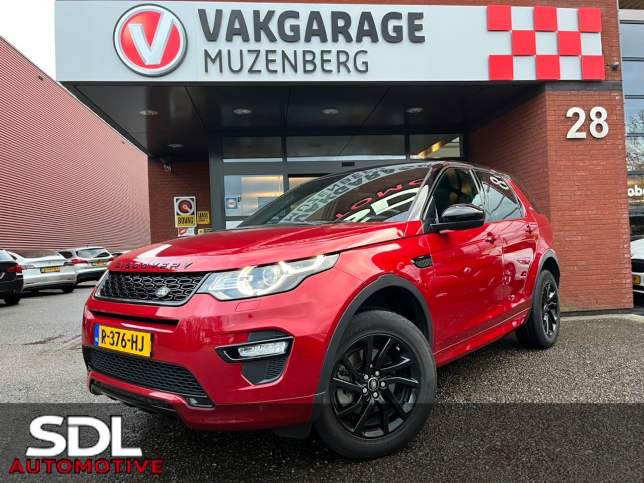 Land Rover Discovery Sport - 2.0 Si4 Anniversary // HALF LEDER // XENON // Trekhaak // CAMERA // NAVI - AutoWereld.nl