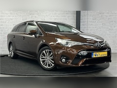 Toyota Avensis Touring Sports - 1.8 VVT-i Dynamic / Cruise / Clima / Keyless