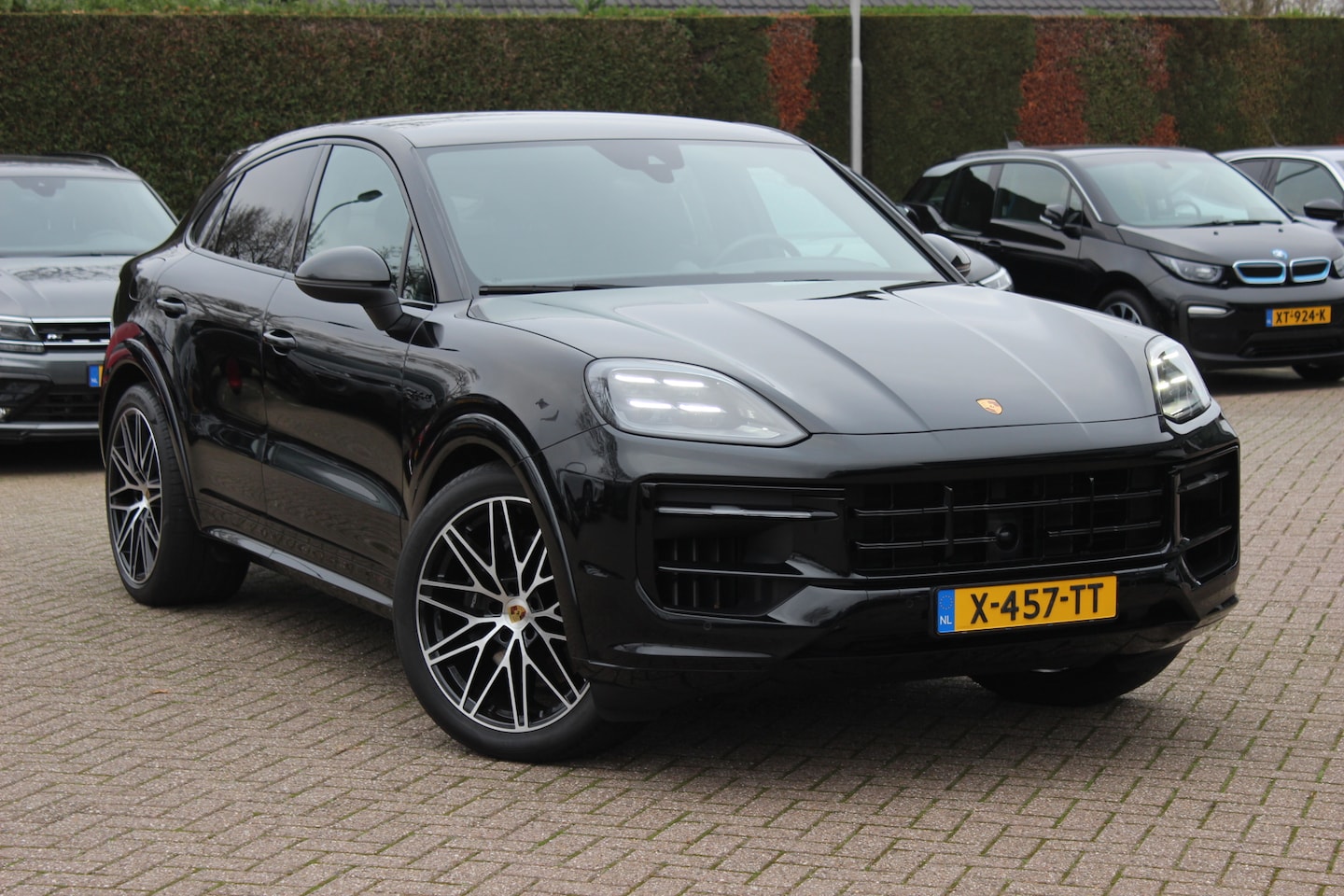 Porsche Cayenne Coupé - 3.0 E-Hybrid / Panoramadak / Camera / Luchtvering / Laser LED / Sportuitlaat / 22'' / Intr - AutoWereld.nl