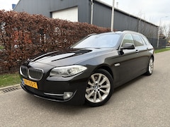 BMW 5-serie Touring - 525d High Executive / AUTOMAAT / PANORAMADAK / MEMORY / NAVI