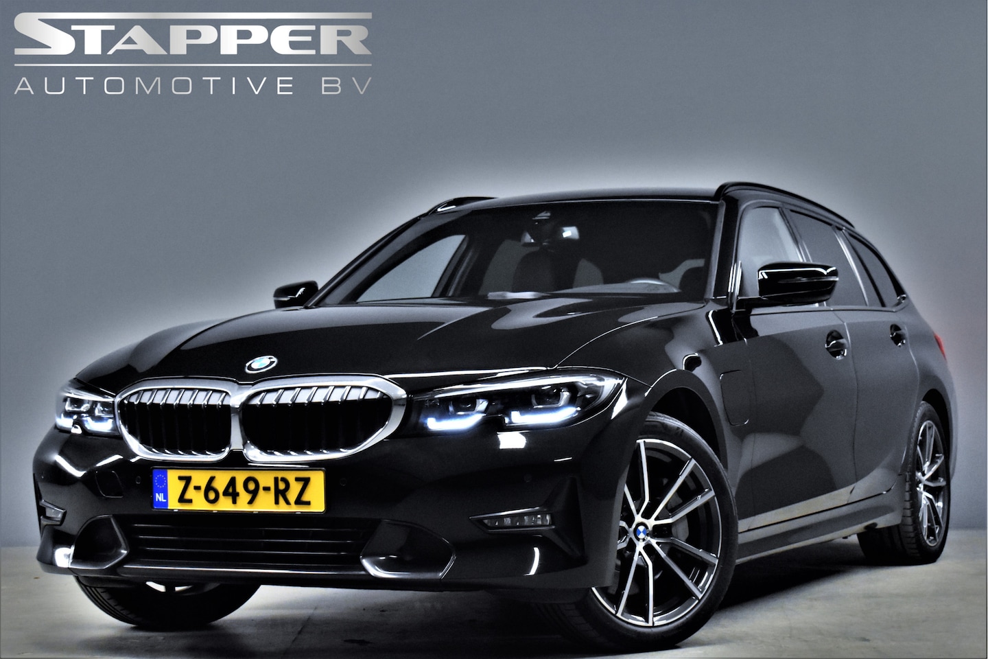 BMW 3-serie Touring - 330e 297pk Sport Line M-Interieur Virtual/Carplay/Navi/Led/H.Leer/Keyless/Pdc/Cruise/Lmv18 - AutoWereld.nl