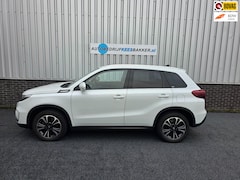 Suzuki Vitara - 1.5 Hybrid Select / Panodak / Stoelverwarming / afn.Trekhaak