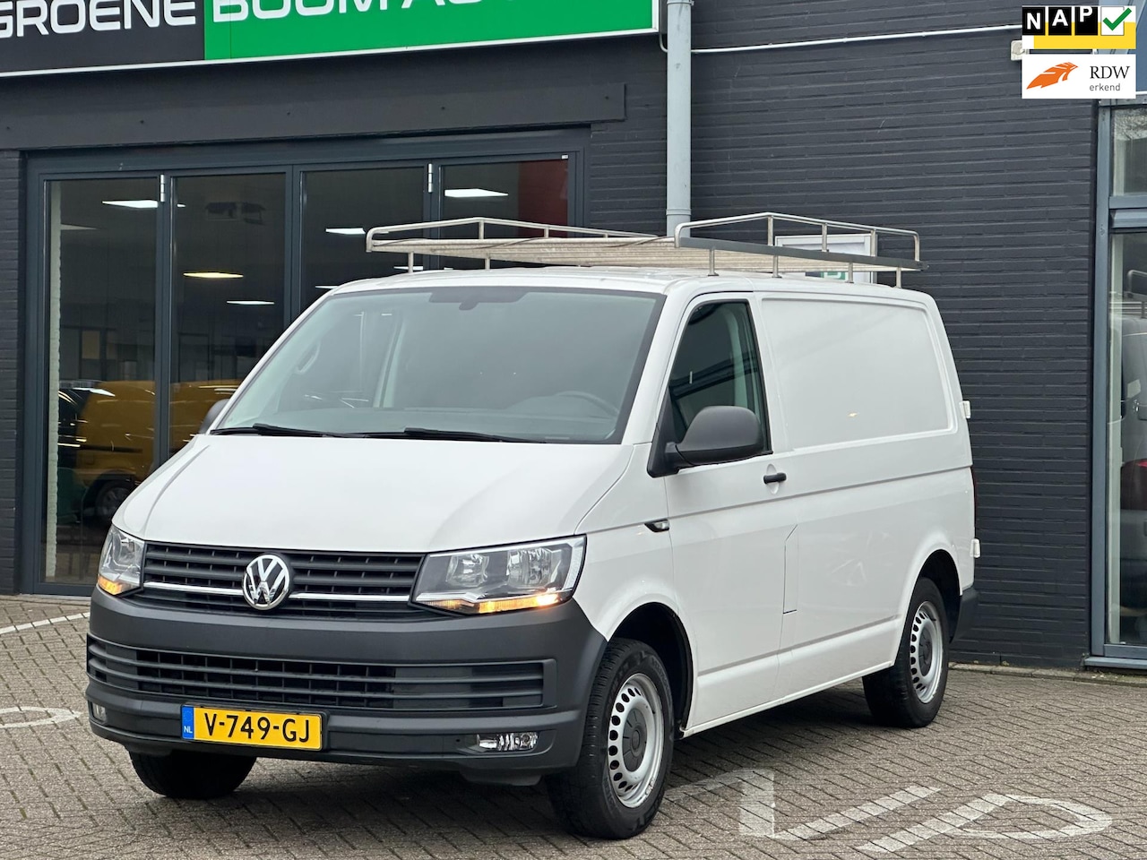 Volkswagen Transporter - 2.0 TDI L1H1 Highline/AIRCO/LEDER/KM 93585 NL-AUTO NAP!! - AutoWereld.nl