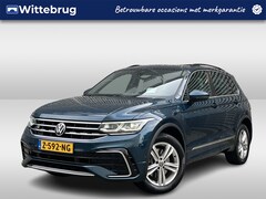 Volkswagen Tiguan - 1.4 TSI eHybrid R-Line Business+ / Pano / Head-up / Camera / Parkeersensoren V+A / Navigat
