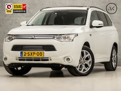 Mitsubishi Outlander - 2.0 PHEV Deluxe 203Pk Automaat (SCHUIFDAK, NAVIGATIE, CAMERA, LEDER, ELEK SPORTSTOELEN, TR