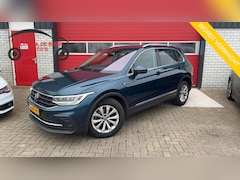 Volkswagen Tiguan - 1.5 TSI Life Business KEYLESS / FULL LED / STOELVERW / STUURVERW / NAVI / CARPLAY / CLIMA